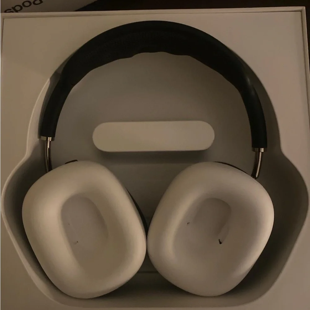 Apple Over-Ear Headphones in Black